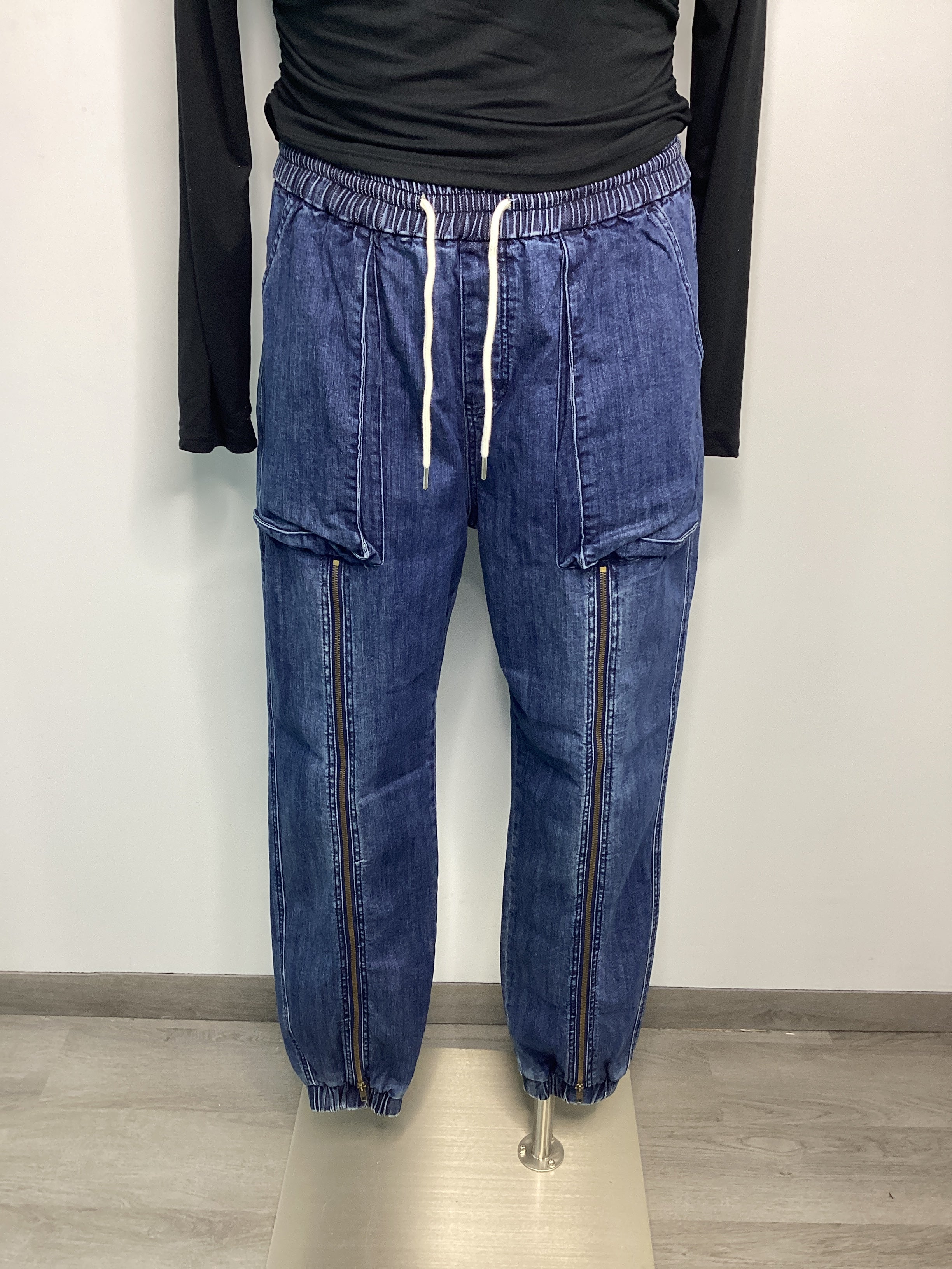 Curvy- High Wasted Jogger With Zipper - Closet Space
