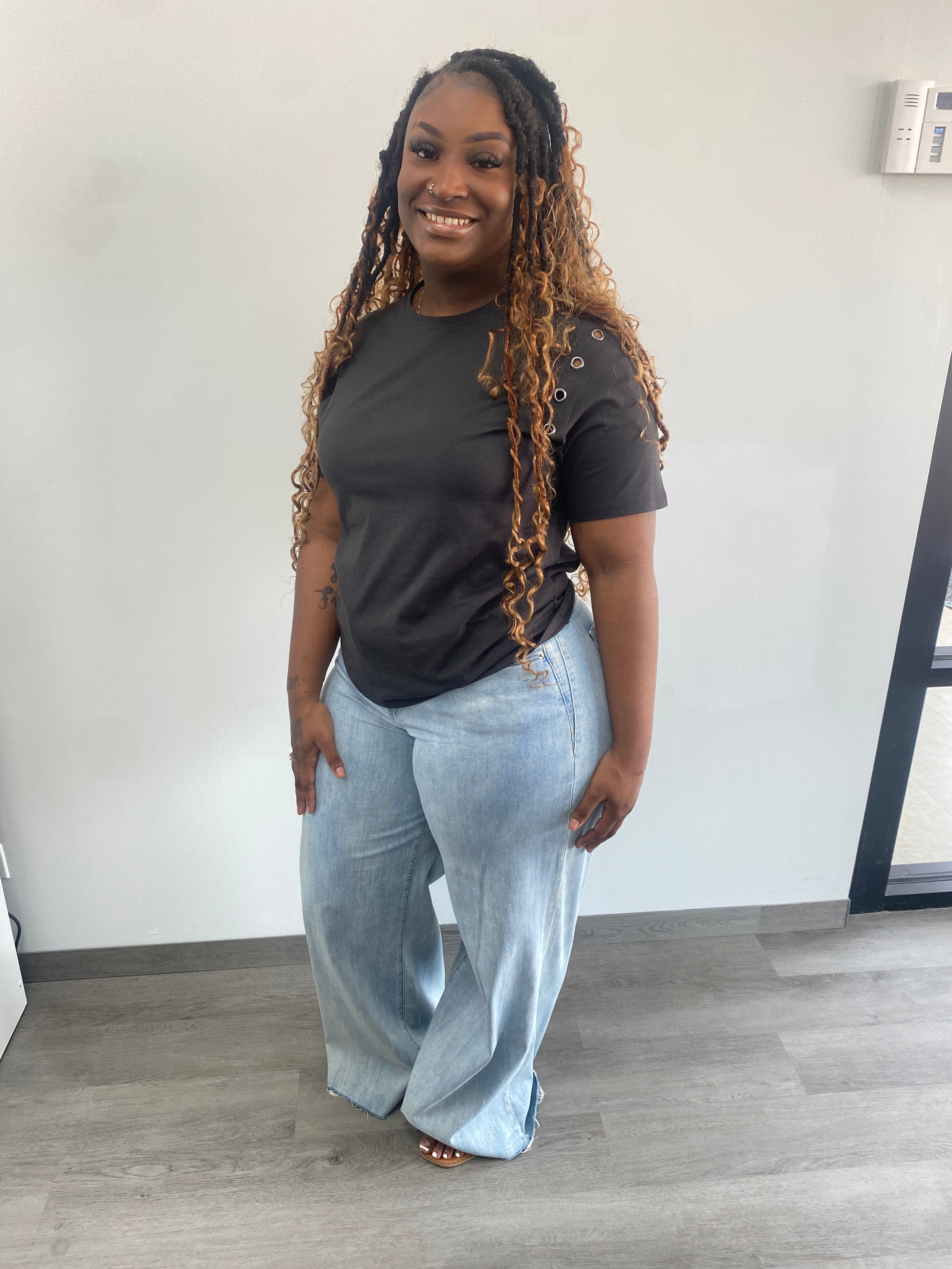 Grommet Detail Short Sleeve Tee - Edgy Streetwear Style