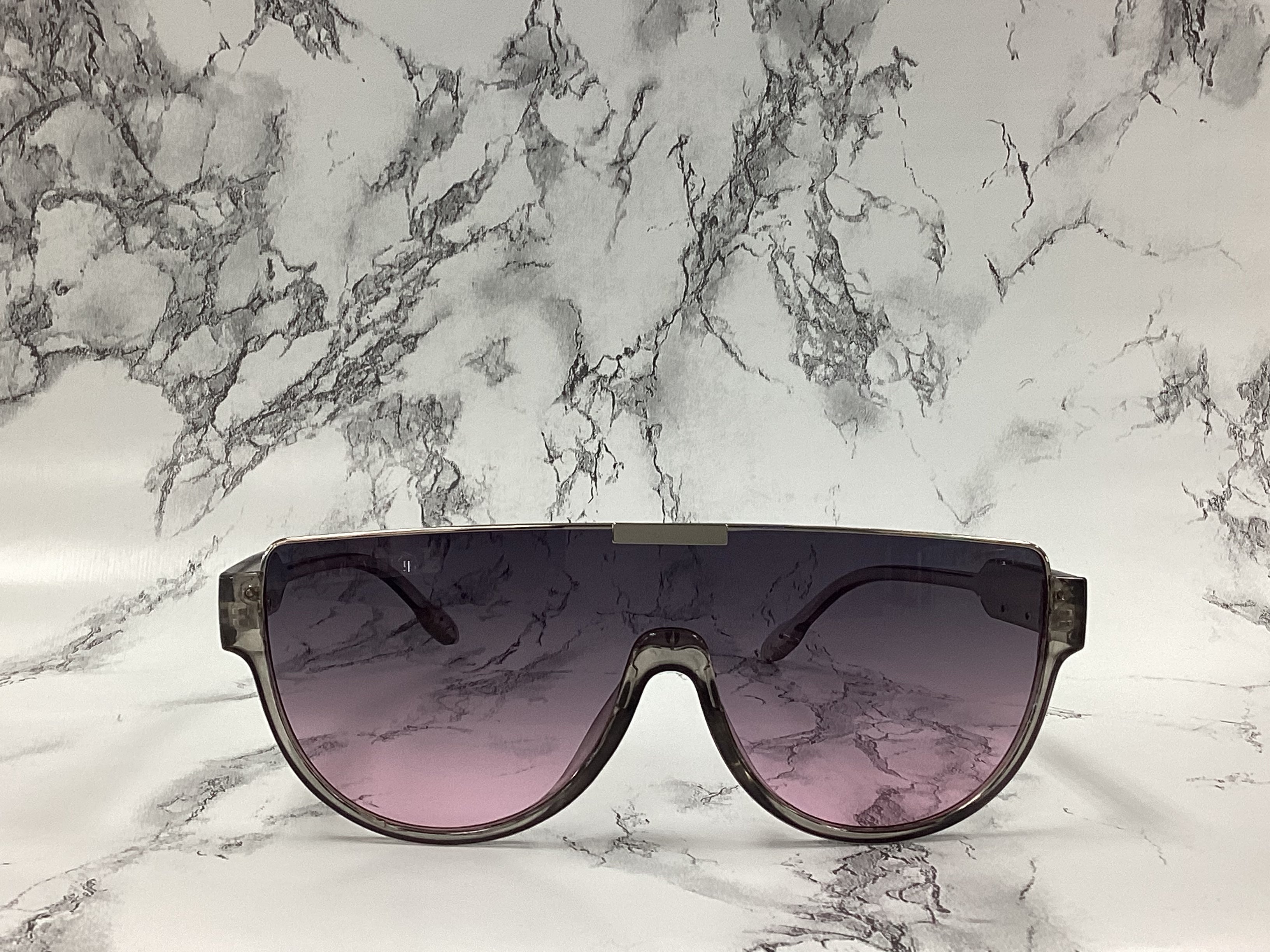 Half-Circle Gradient Sunglasses - Closet Space