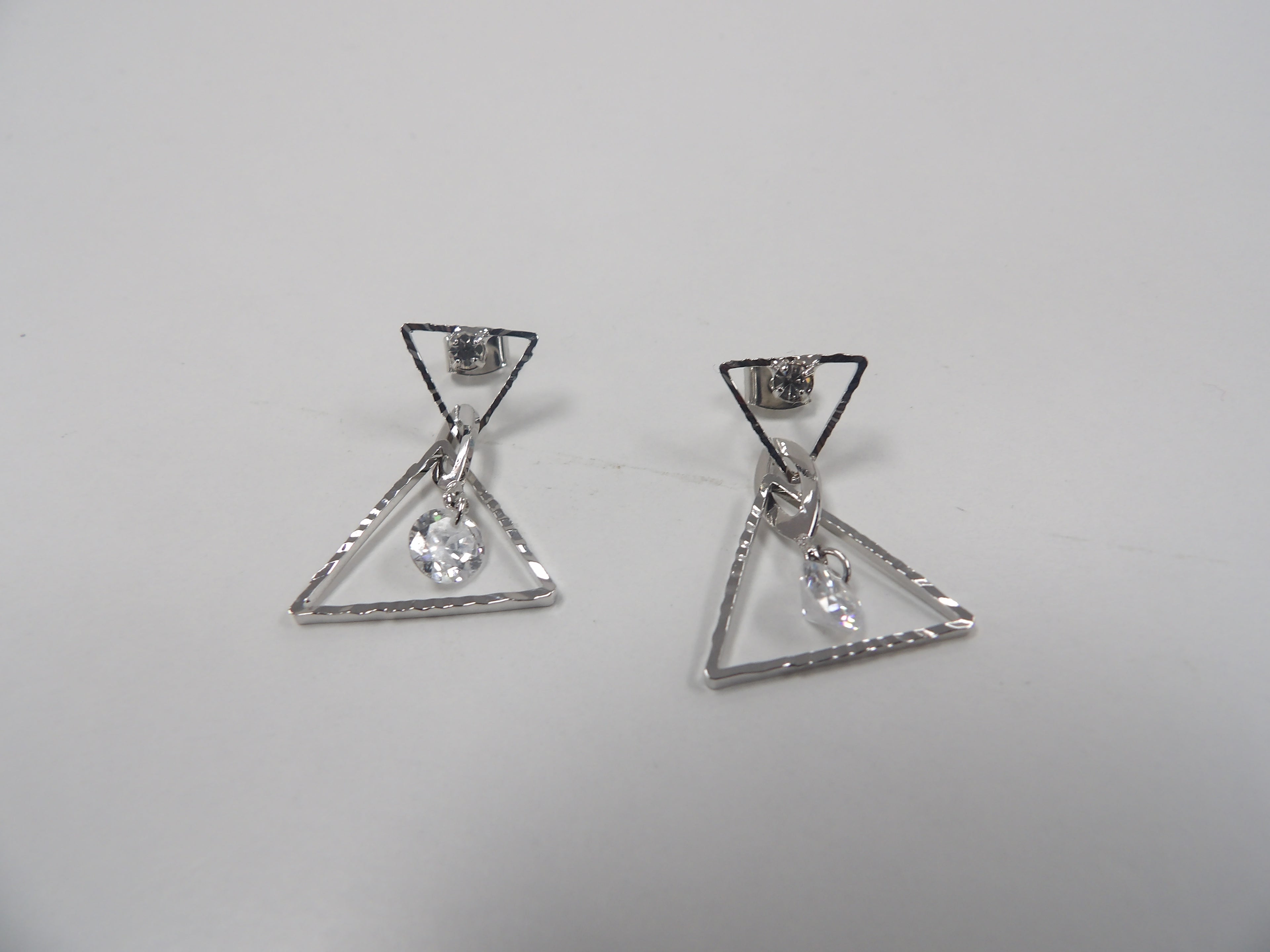 Abstract Triangle Cutie Earrings - Closet Space