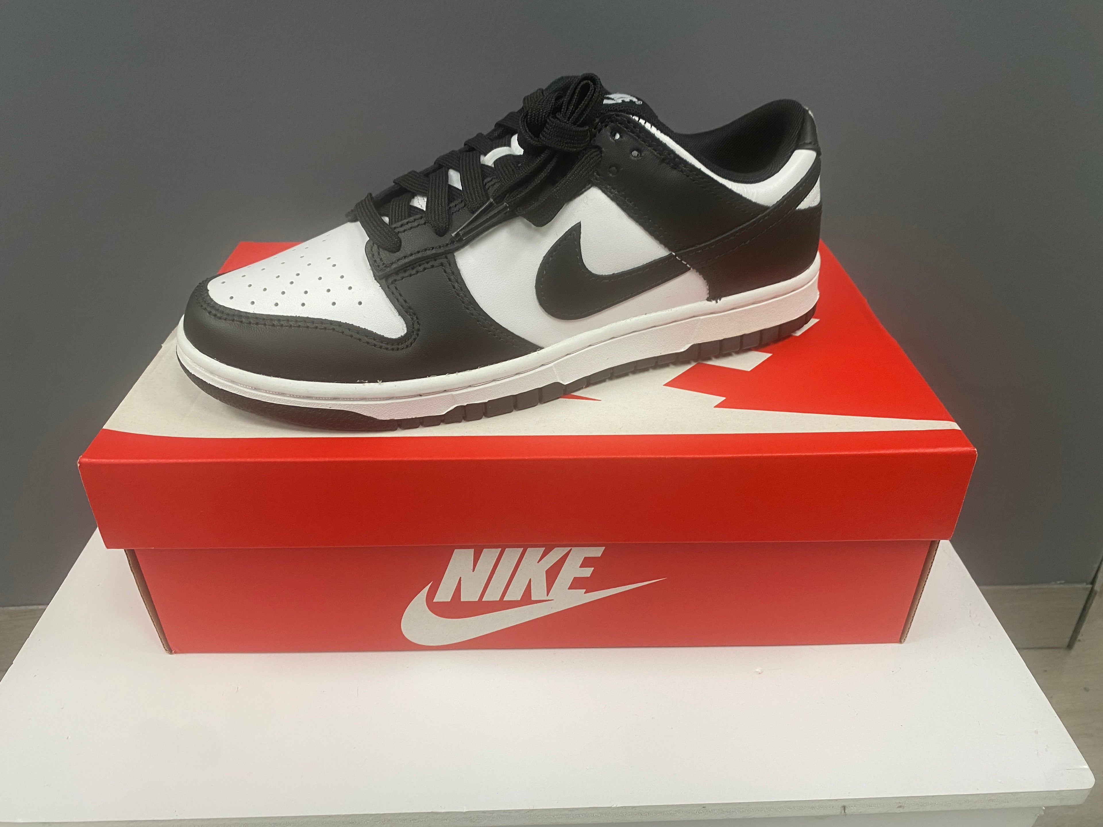 Nike Panda Dunk Low Retro