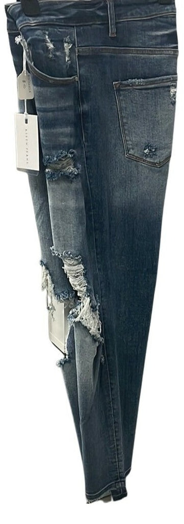 Curvy - Risen Blown Knee Frayed Ankle Jean - Closet Space