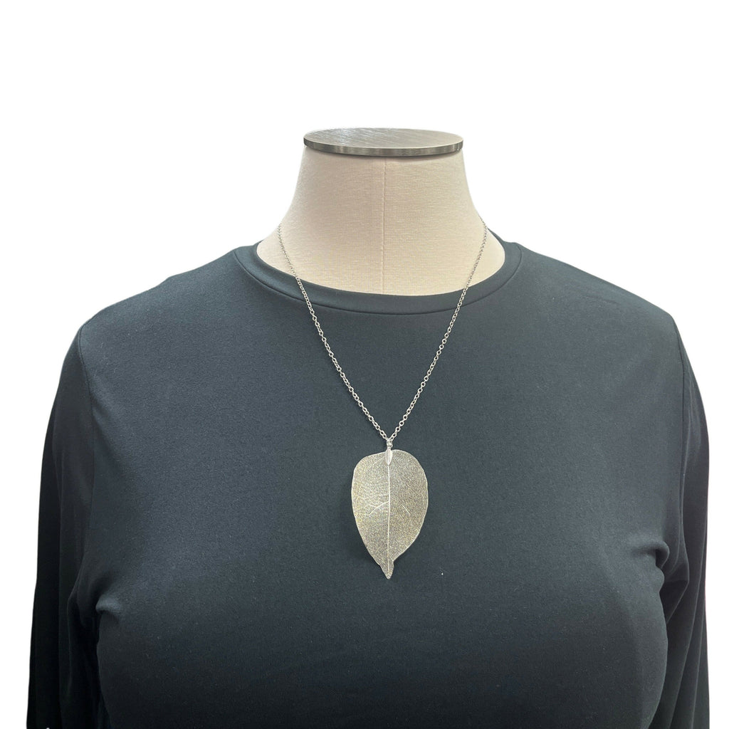 Dangling Leaf Necklace - Closet Space