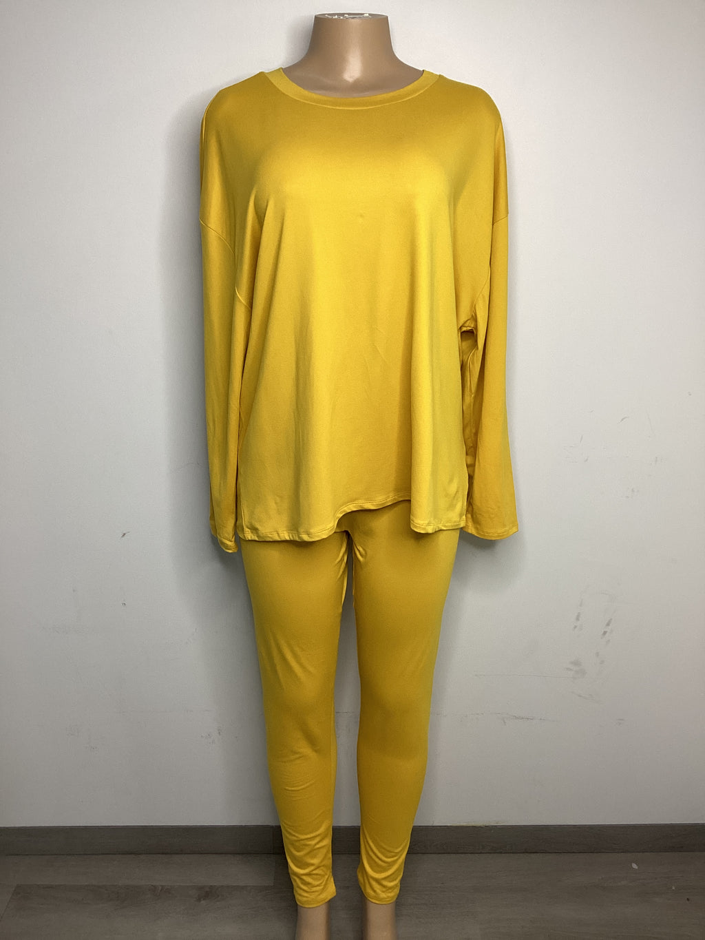 Curvy - Solid Long Sleeve Top & Legging Set - Closet Space