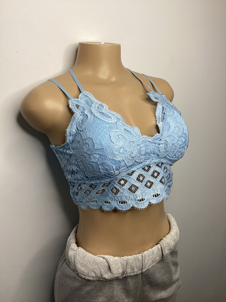 Curvy - Scalloped Lace Cami Bralette - Closet Space