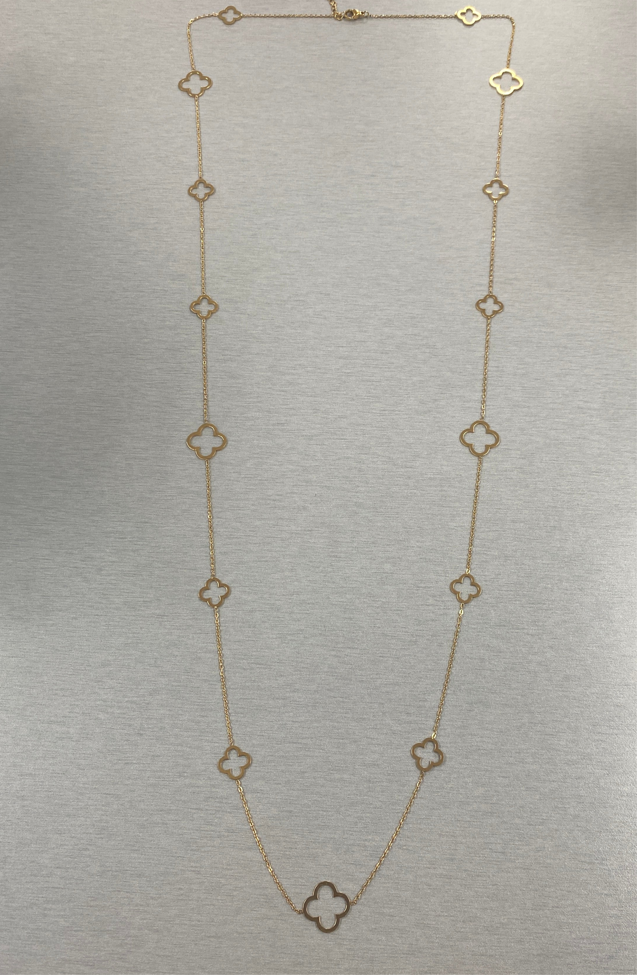 Clover pendant station necklace for layering 
