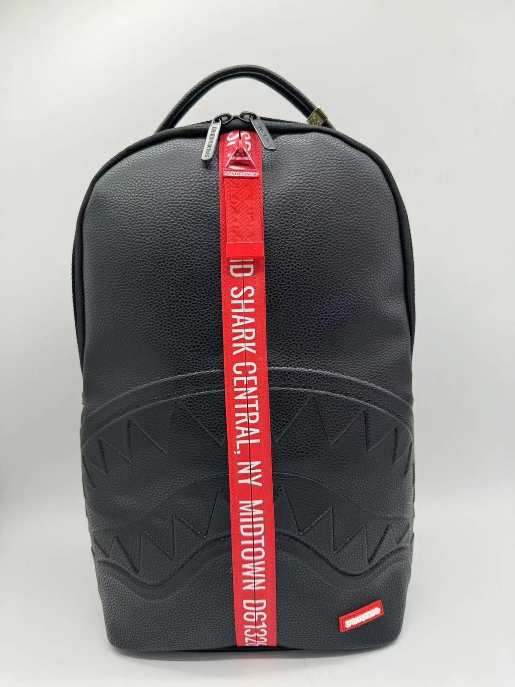 SPRAYGROUND - Shark Central Next Stop Zip DLXSV