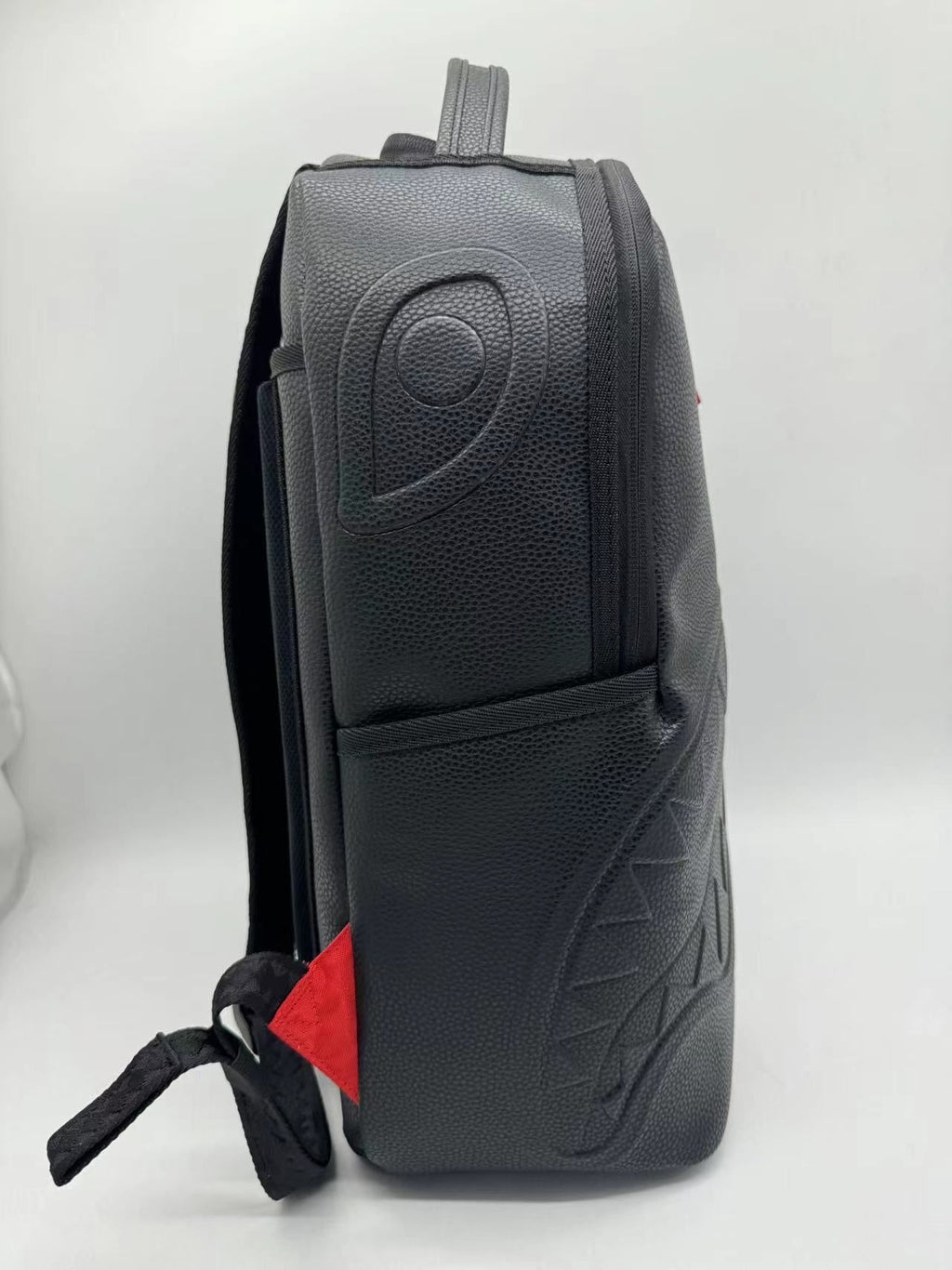 SPRAYGROUND - Shark Central Next Stop Zip DLXSV