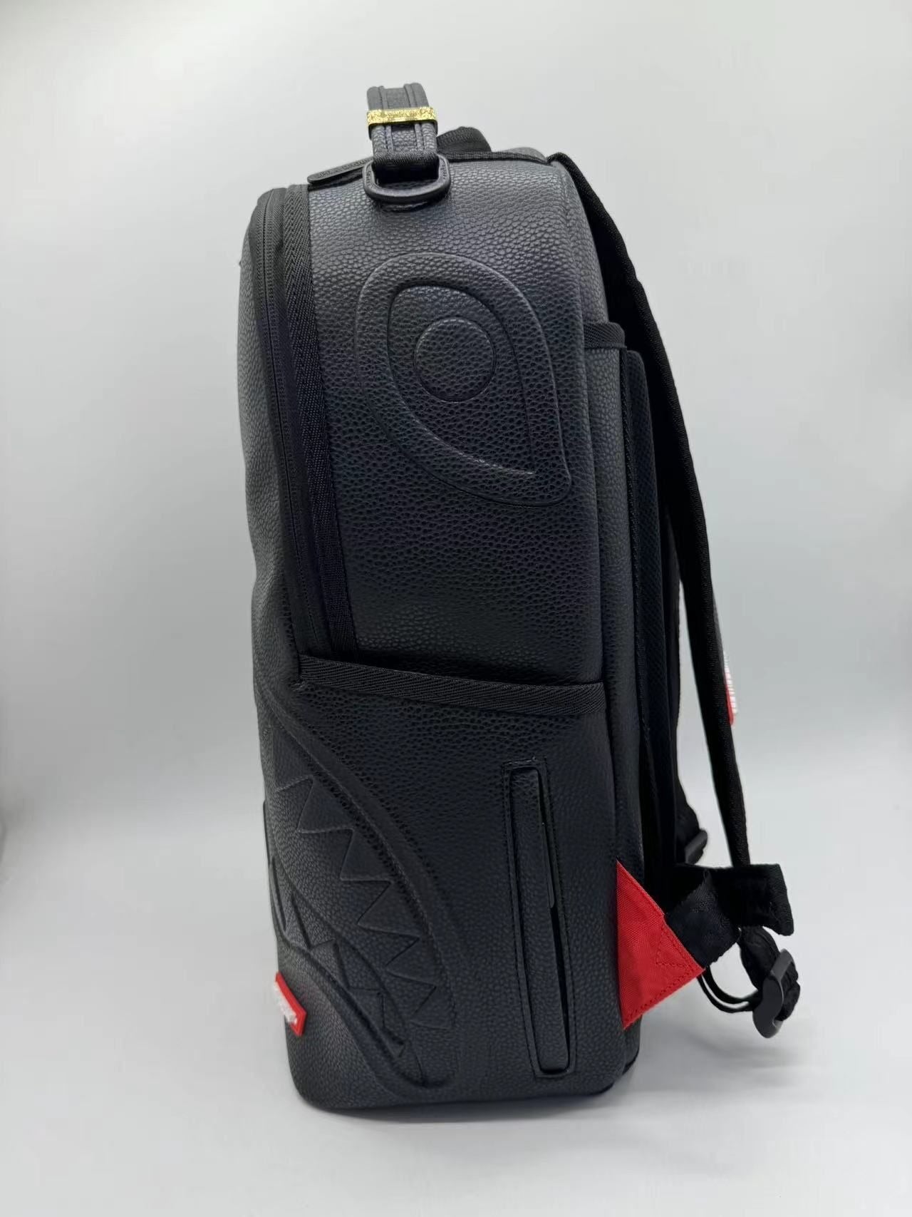 SPRAYGROUND - Shark Central Next Stop Zip DLXSV