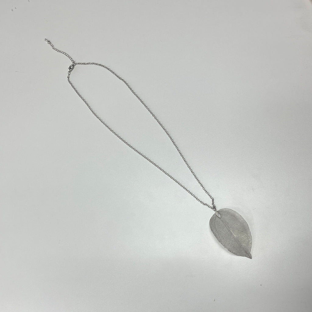 Dangling Leaf Necklace - Closet Space