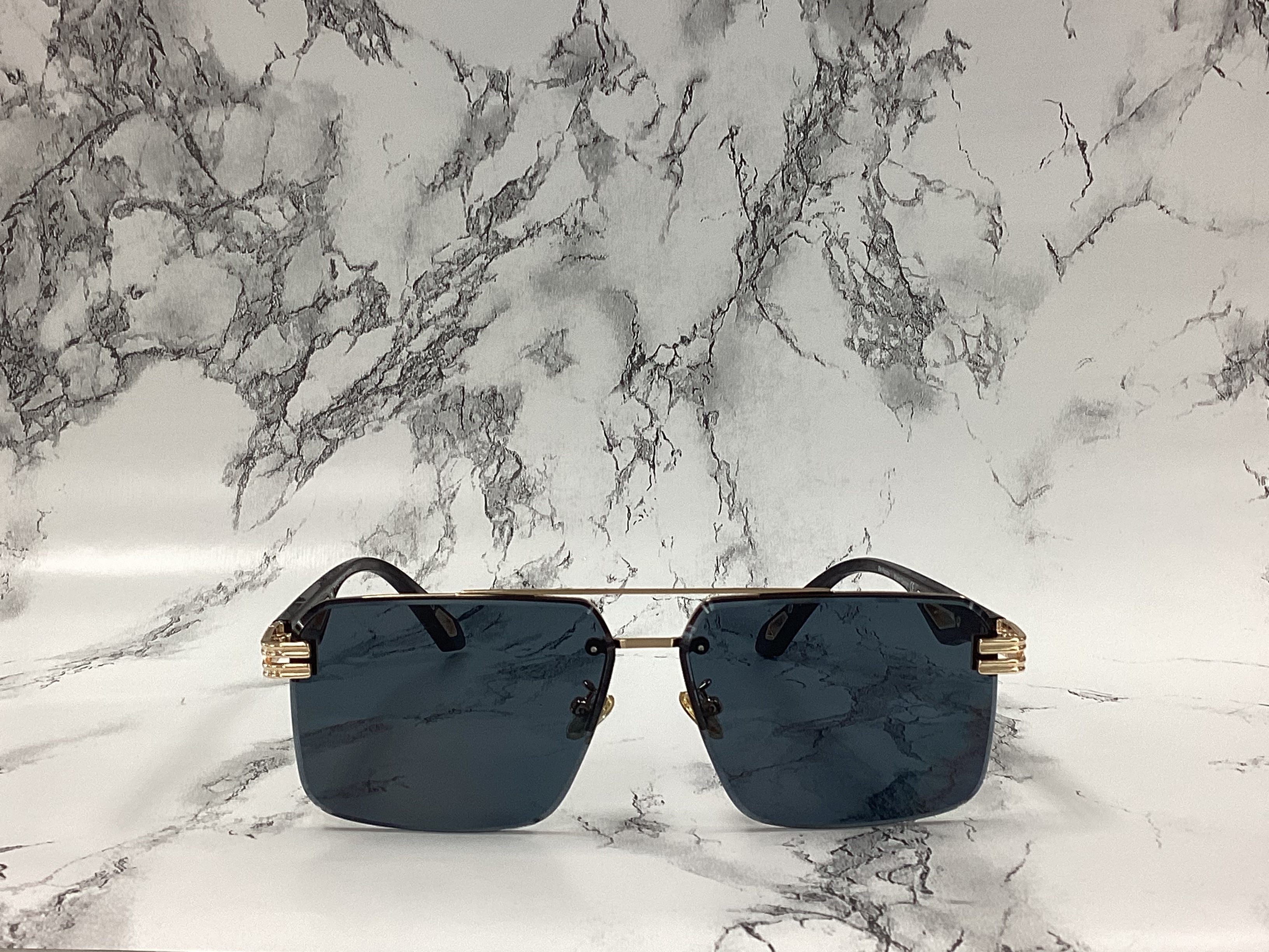 Mayback Hottie Sunglasses - Closet Space