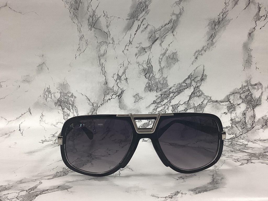 Middle Metal Accented Aviator Sunglasses - Closet Space
