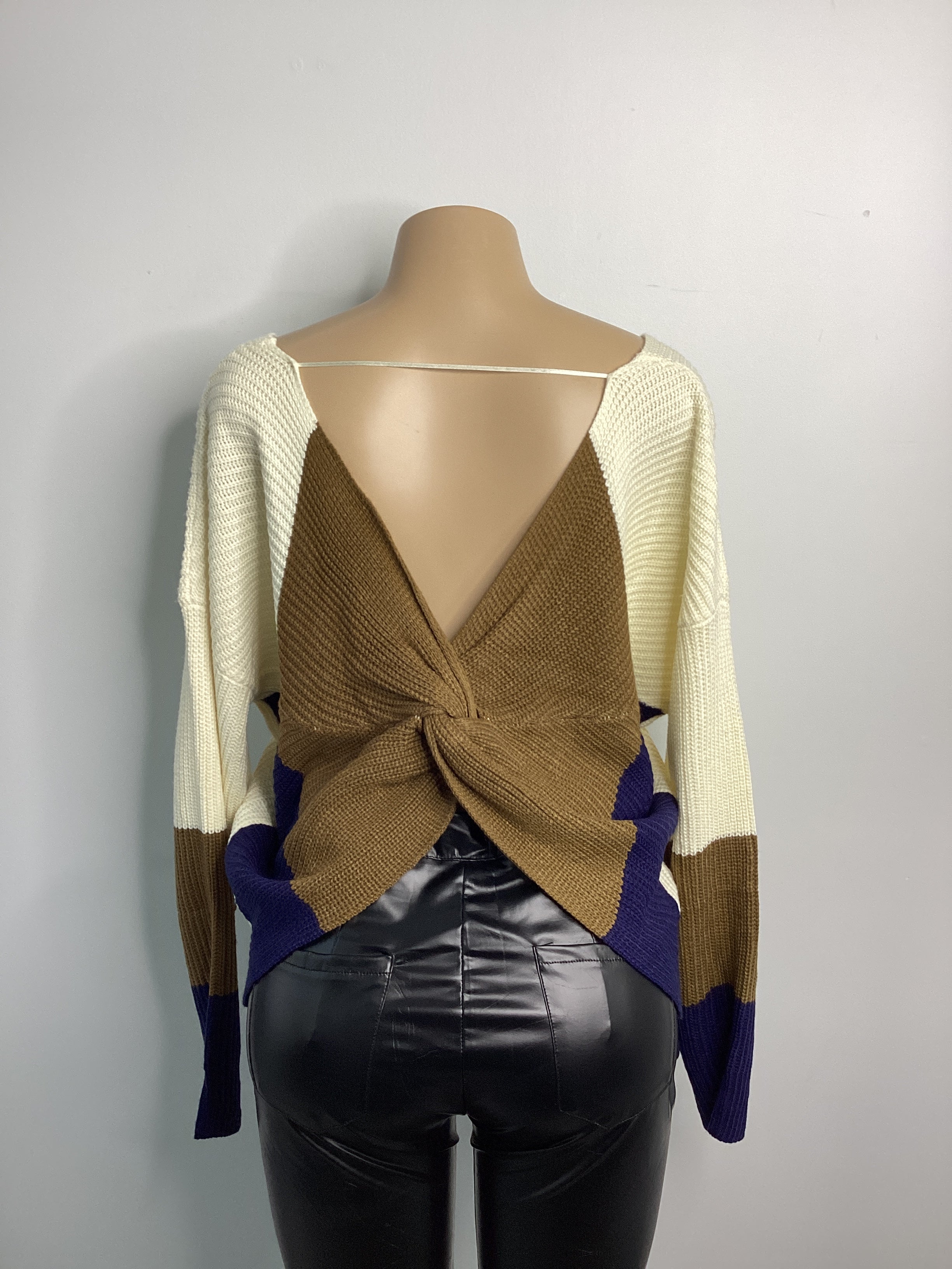 Twist Back Color Block Fashion Sweater - Closet Space