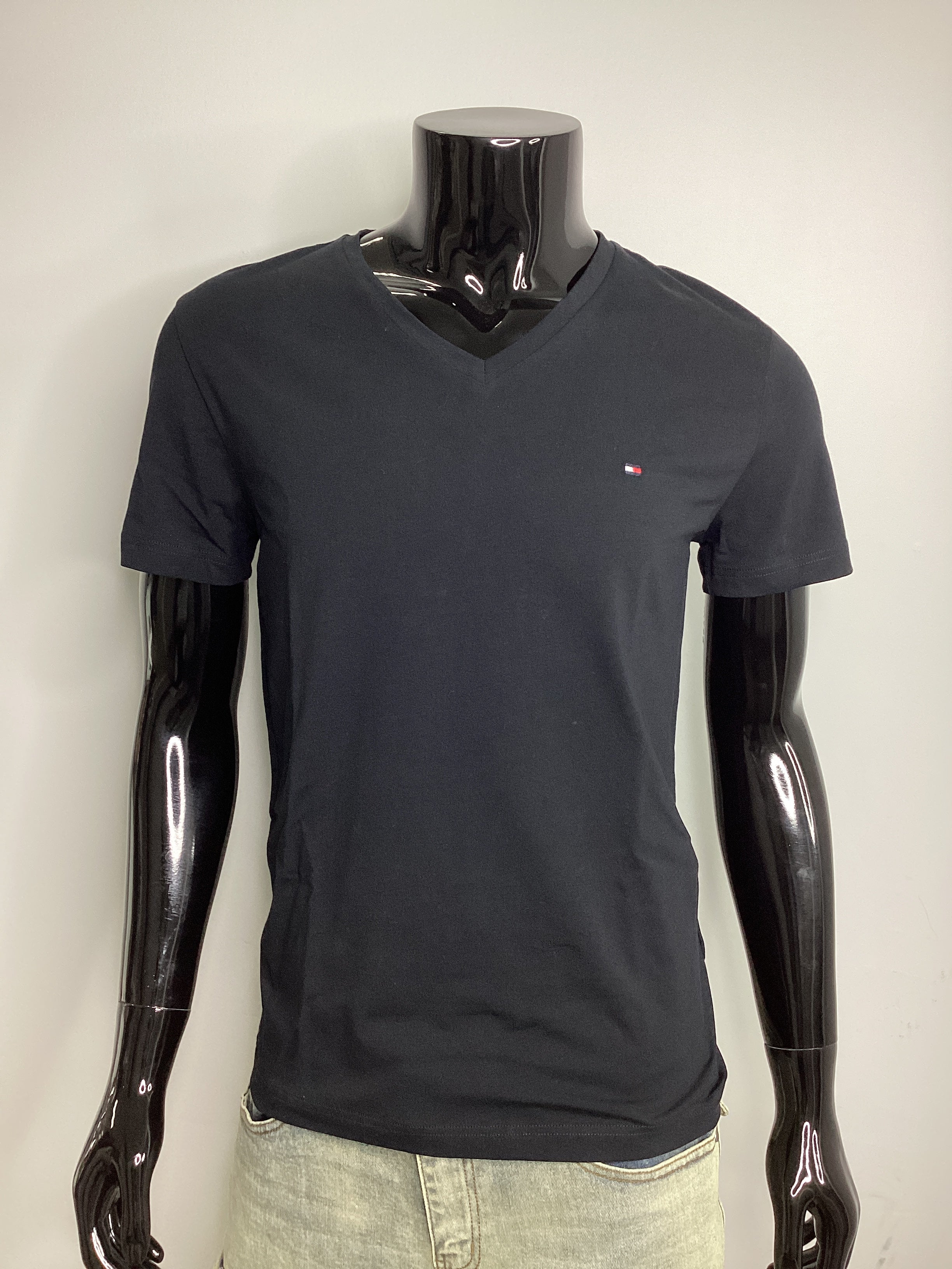 TOMMY HILFIGER V-Neck T-Shirt - Closet Space