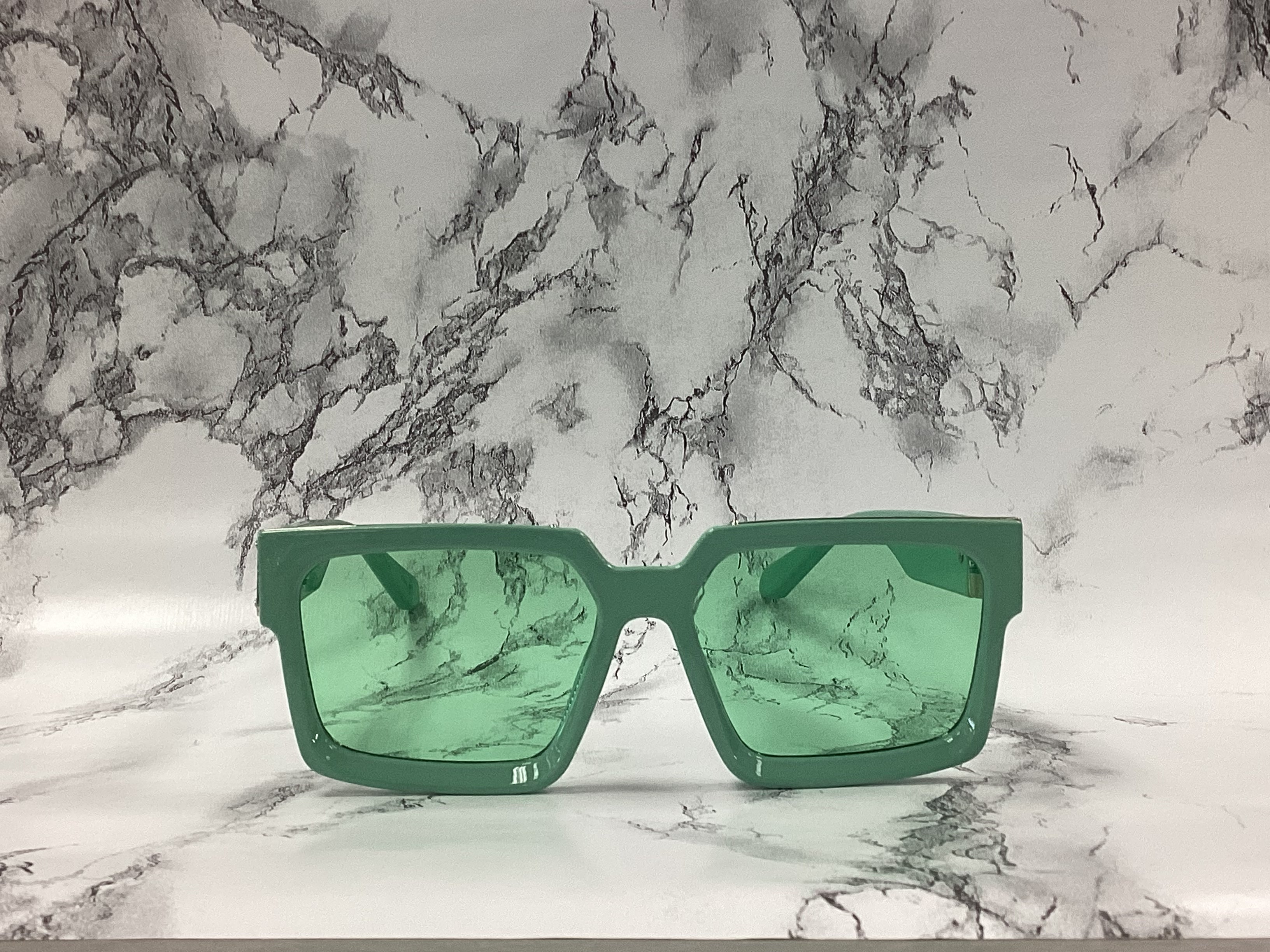 Square Bold Sunglasses - Closet Space
