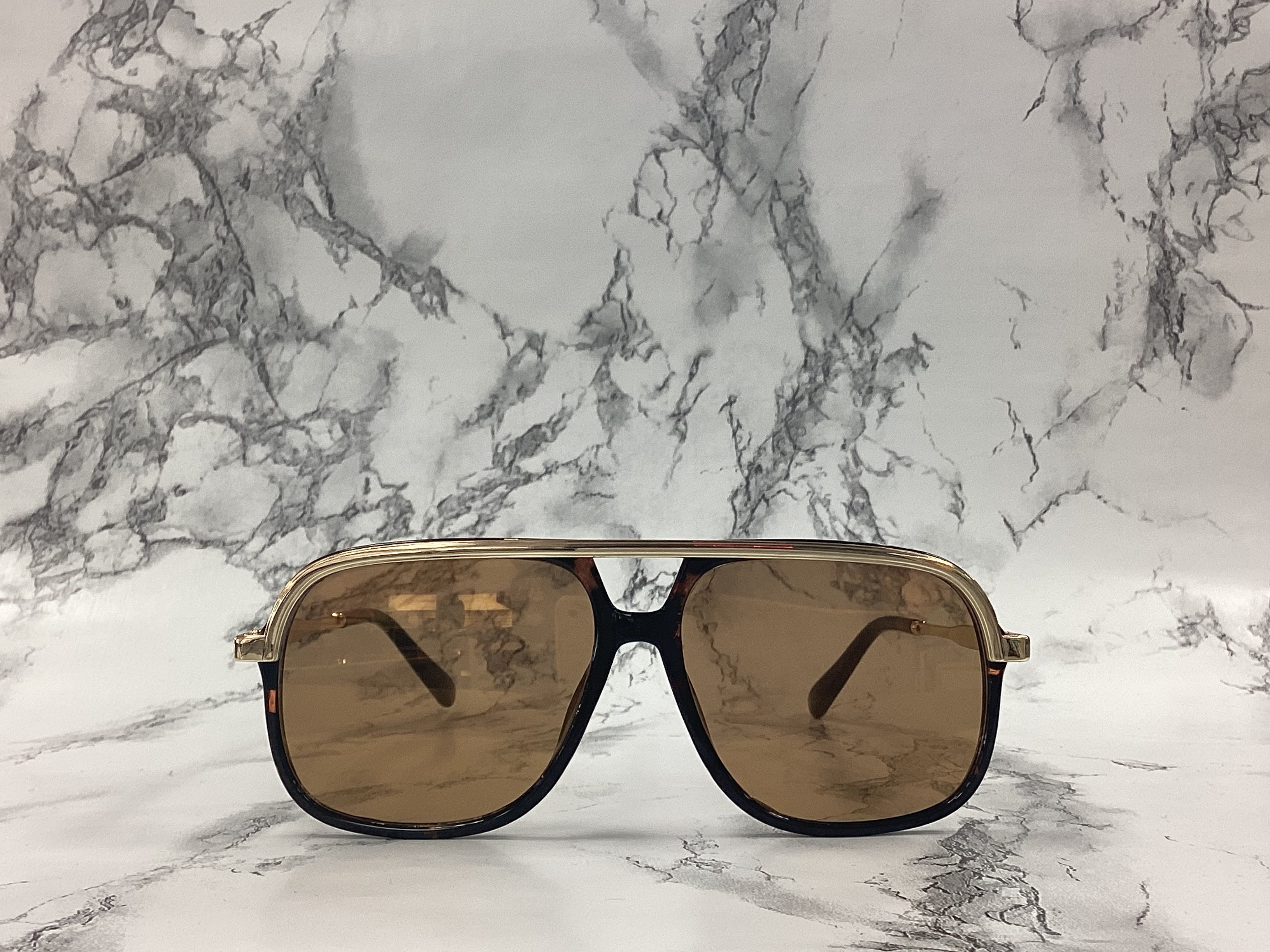 Aviator Gold Trim Sunglasses - Closet Space