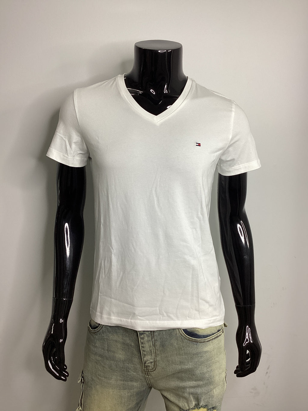 TOMMY HILFIGER V-Neck T-Shirt - Closet Space