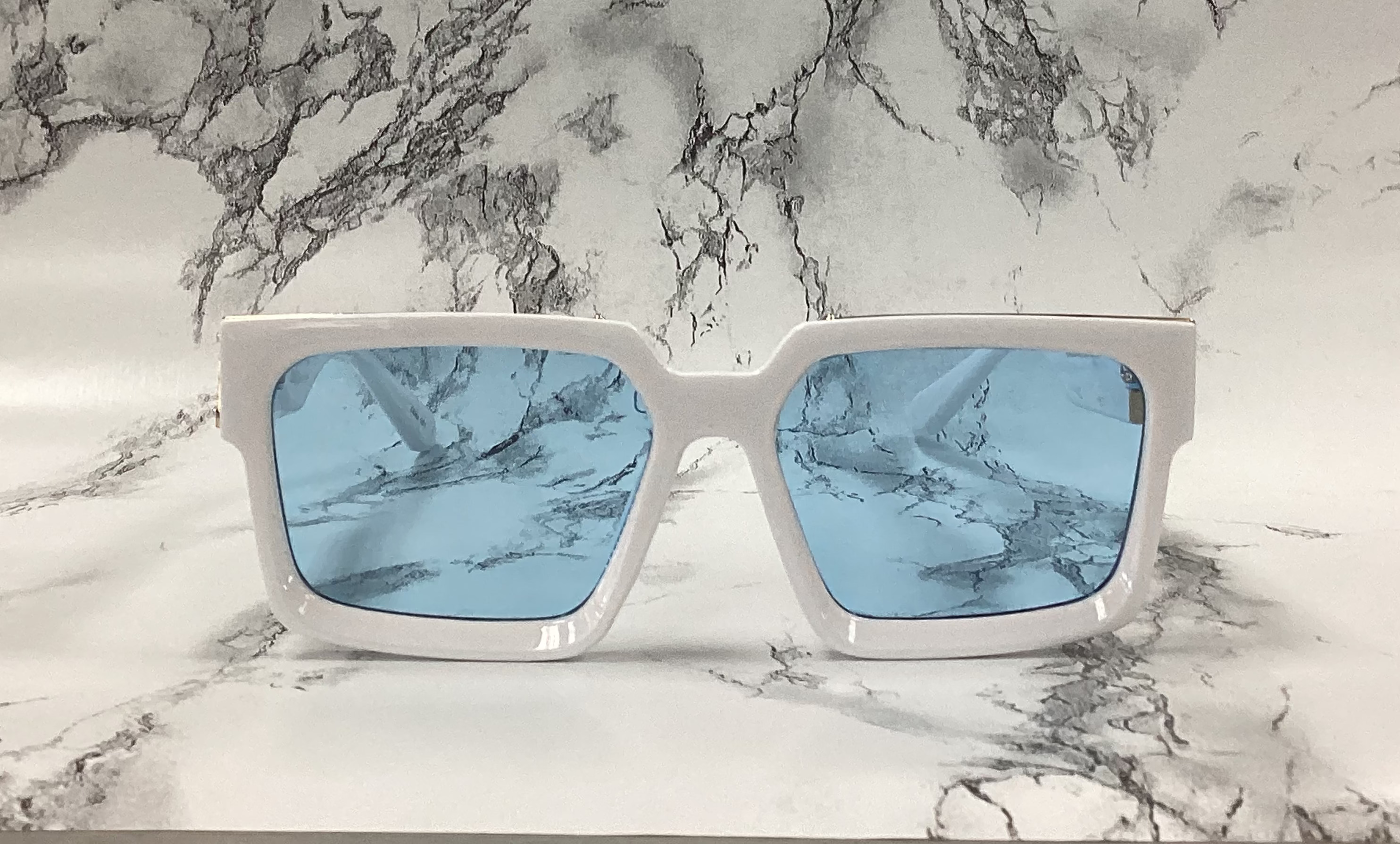 Square Bold Sunglasses - Closet Space