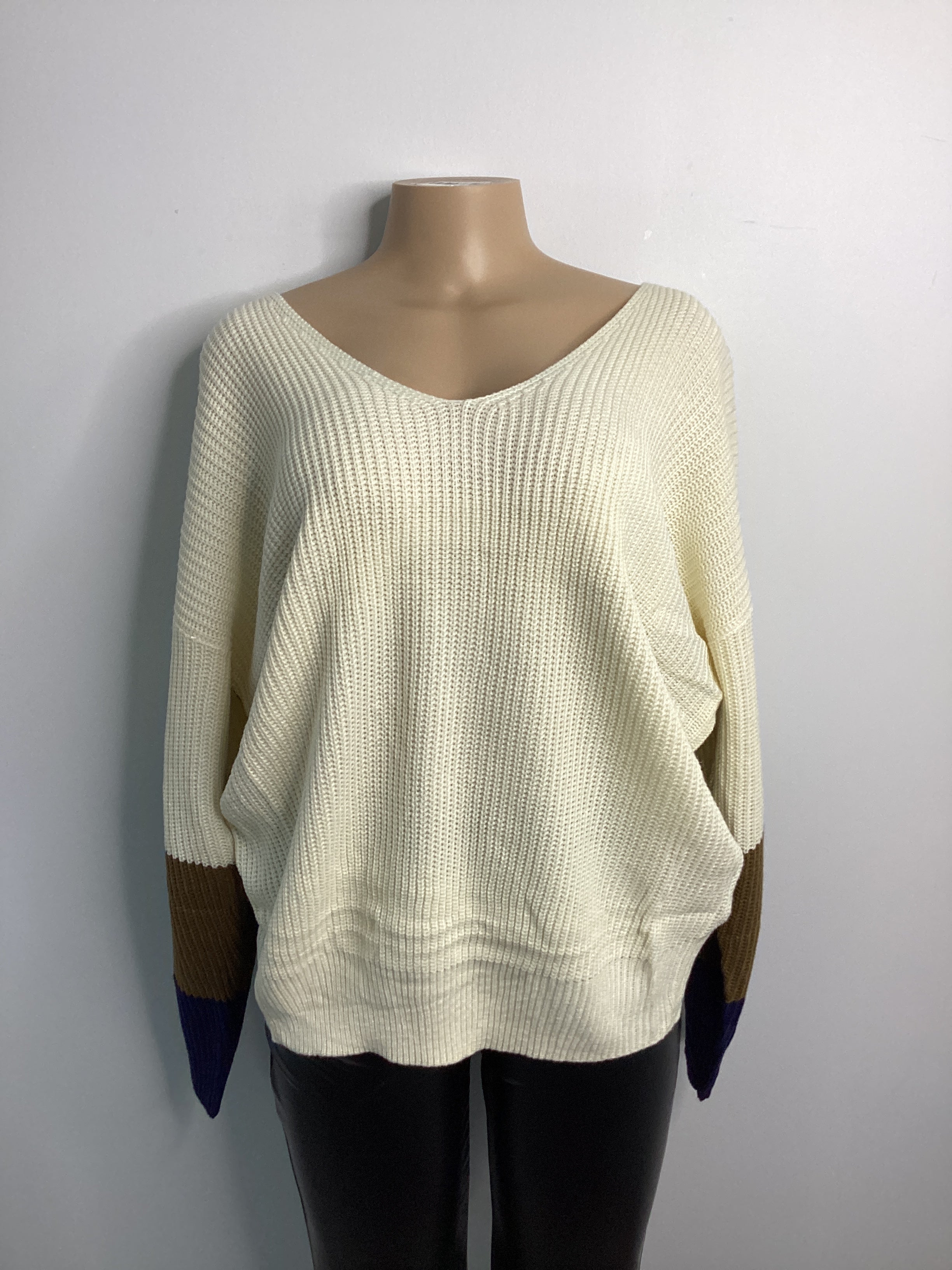 Twist Back Color Block Fashion Sweater - Closet Space
