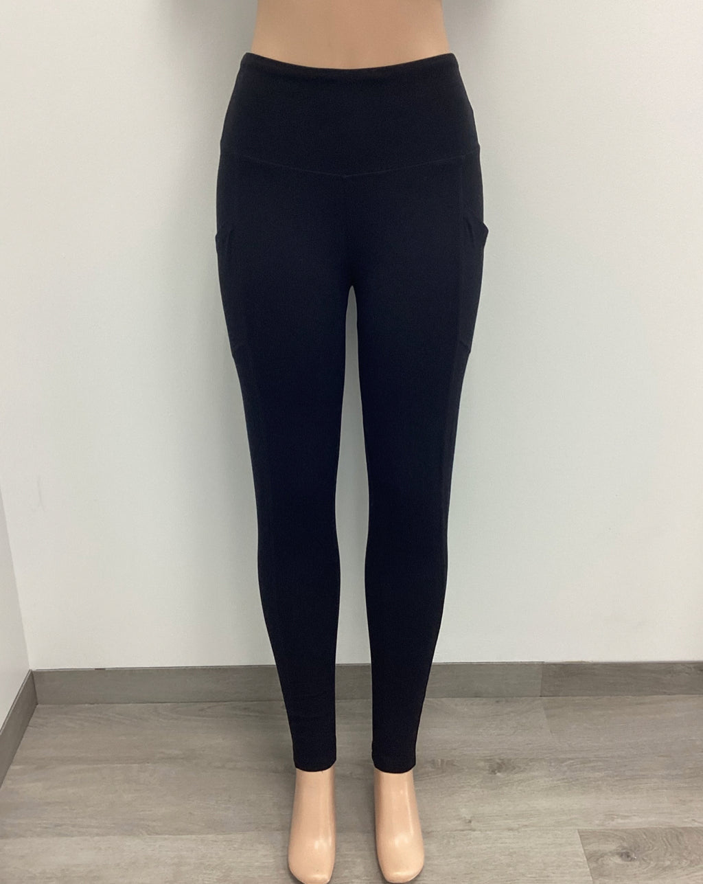 Black Leggings With Pockets - Closet Space