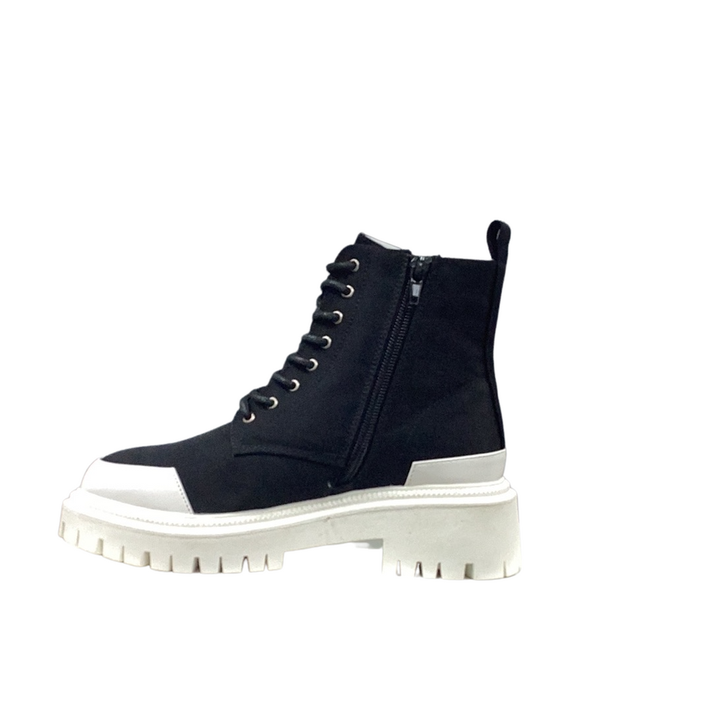 Yesenia Ankle Boots - Black - Closet Space